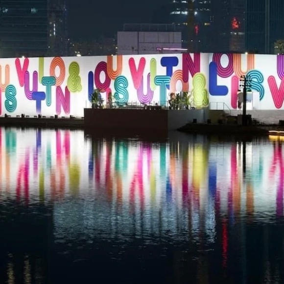 Louis Vuitton & Exhibition Exclusive Shenzhen Event Canvas Eco Tote Bag - Picture 4 of 5